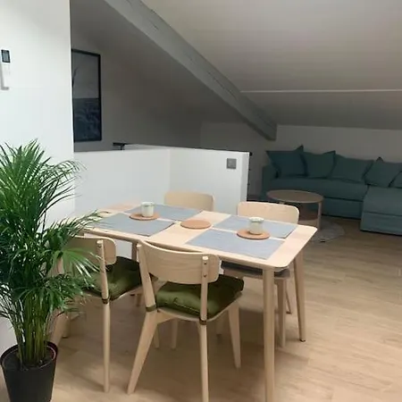 Appartement Cosy Et Climatise En Centre Village Lägenhet *